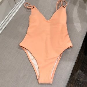 One piece swim suit